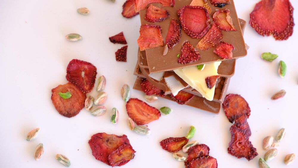 Arreglos frutales a domicilio Quito para San Valentín. Regalos con frutas y chocolate que sorprenden sin salir de casa. Entrega en Quito.